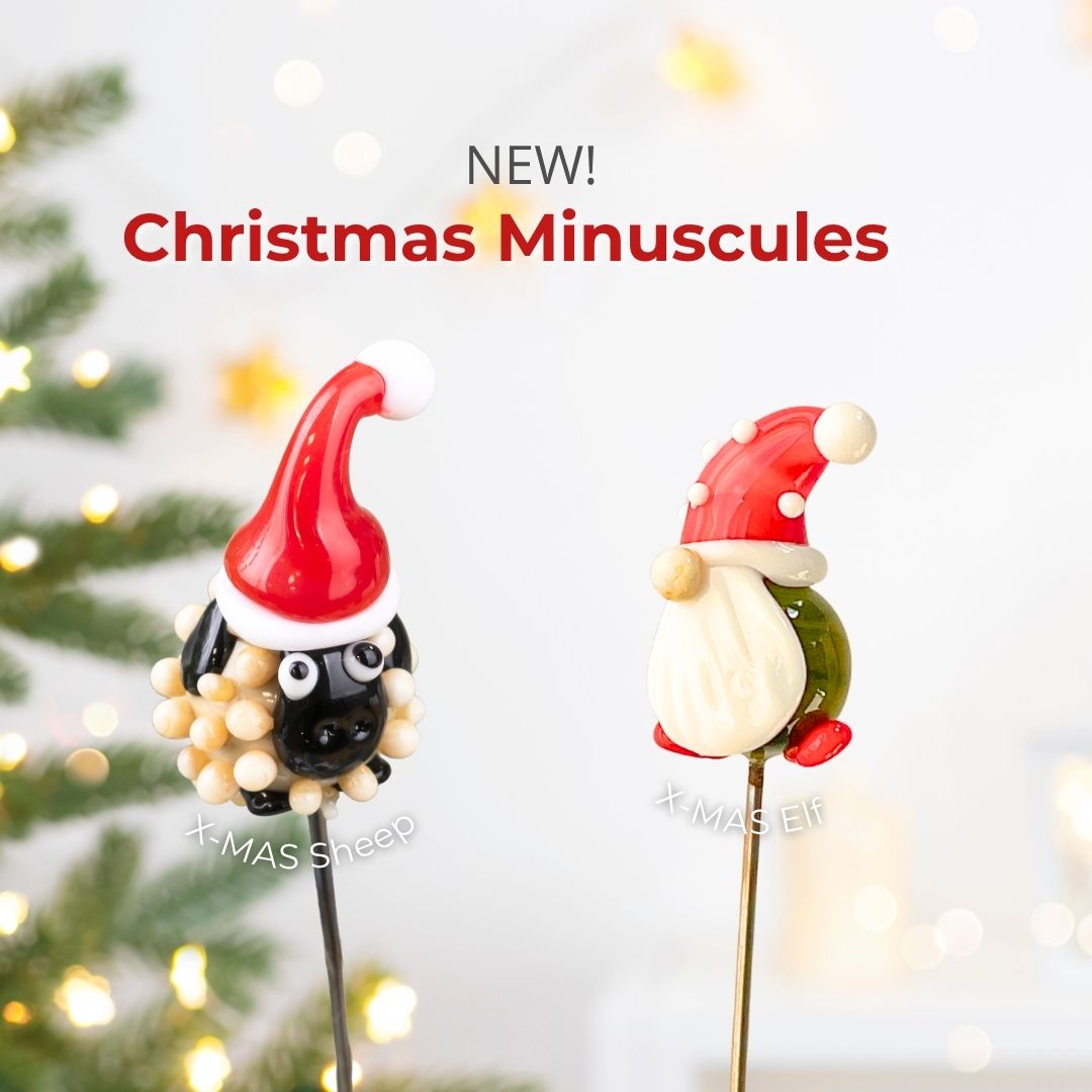 Discover Christmas minuscule