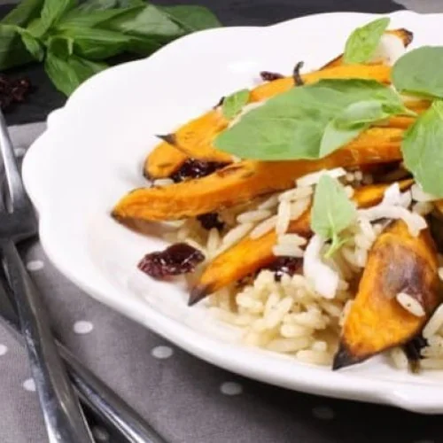 Patates douces rôties et riz épicé aux cranberries