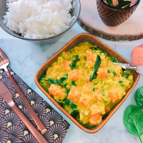 Curry de lentilles corail et patates douces, riz