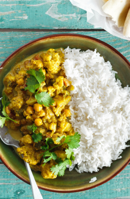 Curry de chou-fleur et patates douces au lait de coco