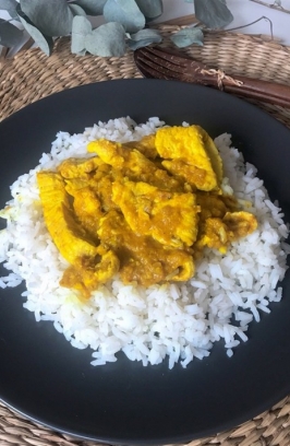 Recette facile de curry antillais de poulet, riz, banane et coriandre