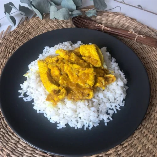 Recette facile de curry antillais de poulet, riz, banane et coriandre